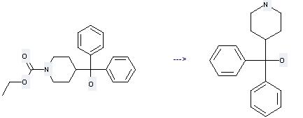 alpha,alpha-Diphenyl-4-piperidinomethanol can be prepared by 4-(Hydroxy-diphenyl-methyl)-1-ethoxycarbonyl-piperidin by heating